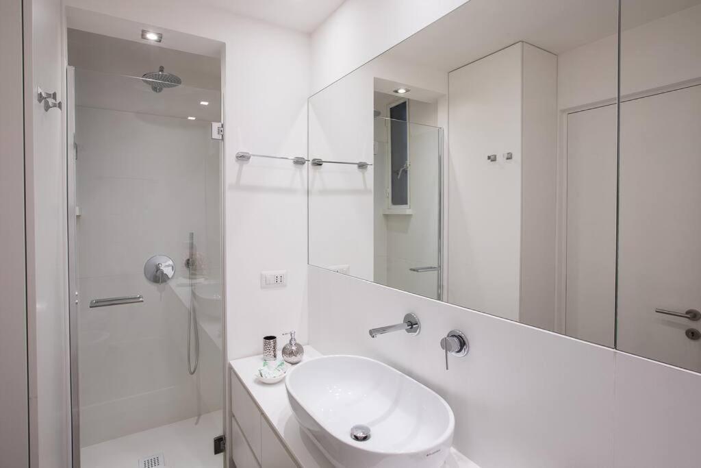 White Suite Trastevere - Topcollection Рим Экстерьер фото