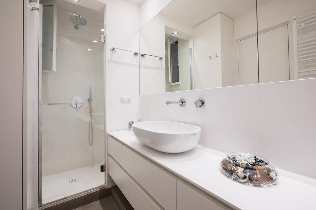 White Suite Trastevere - Topcollection Рим Экстерьер фото